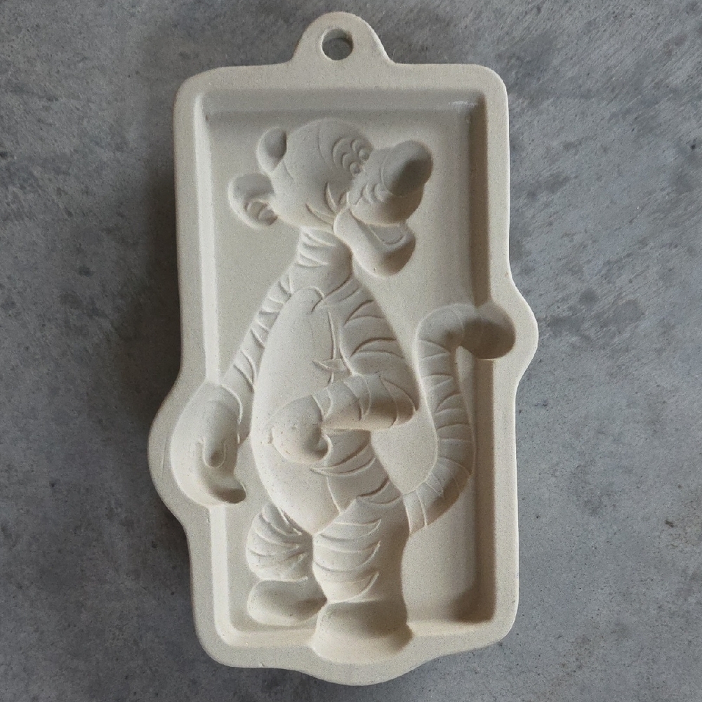 VTG 1998 Wilton DISNEY Tigger Cookie Mold - Picture 3 of 4